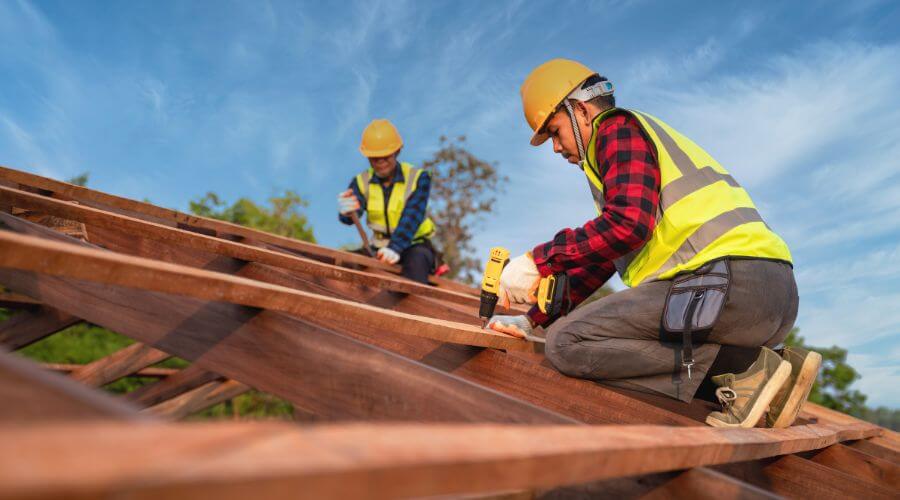 Professional Flat Roofing Installation services in Iron Mountain, MI